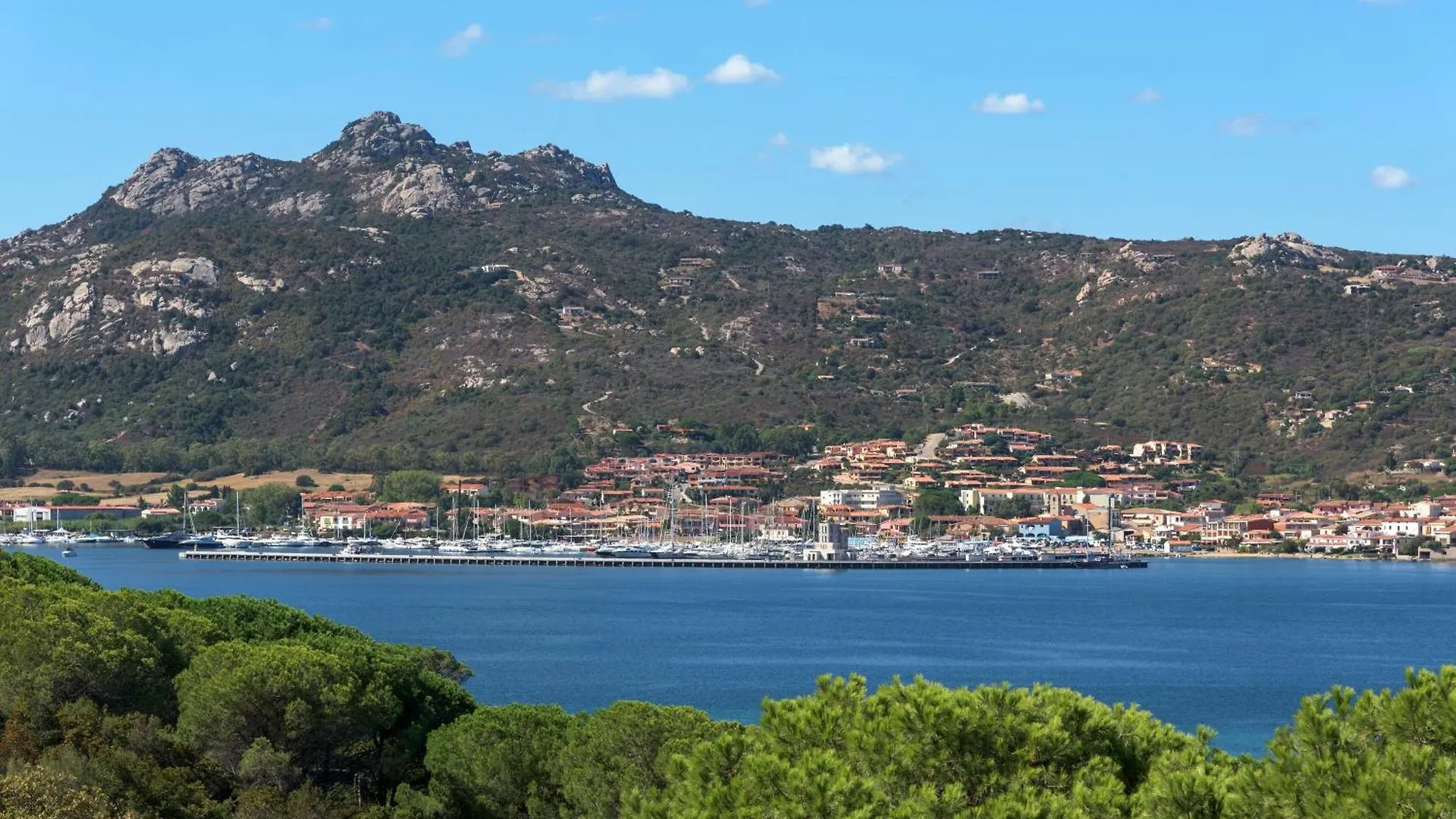 La Sciumara With Beach Access - Happy Rentals Cannigione Apartamento