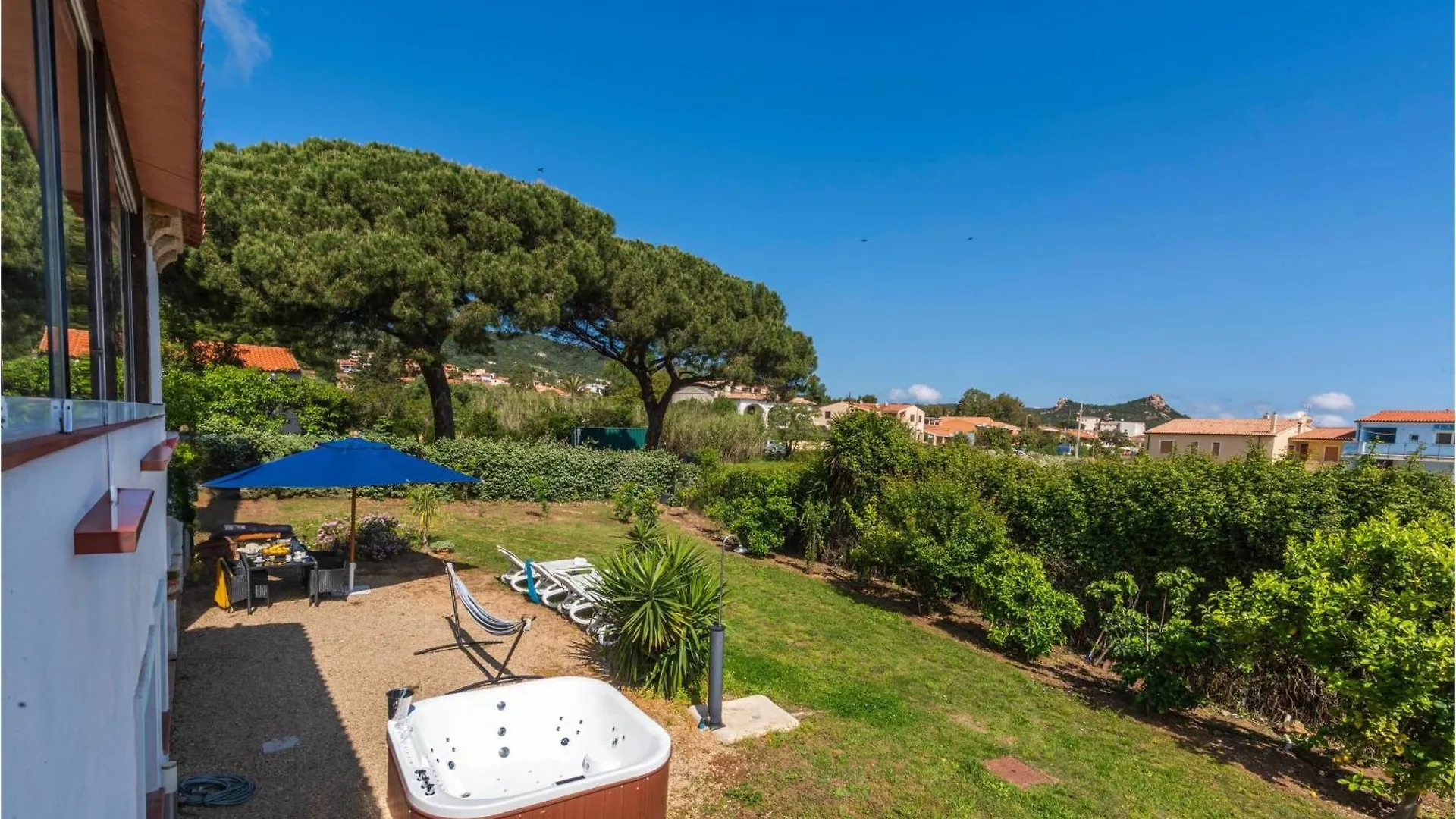 La Sciumara With Beach Access - Happy Rentals Cannigione Itália